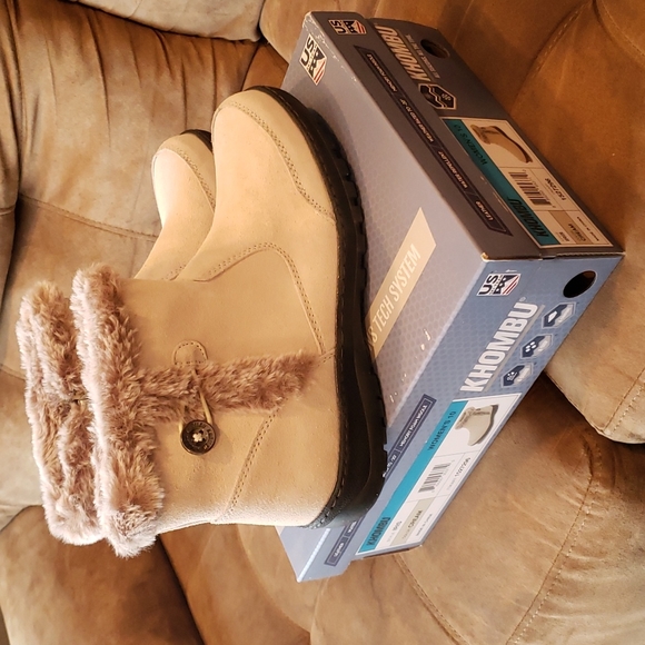 Khombu Women Boots, Size 10 Color Cream - Picture 6 of 10